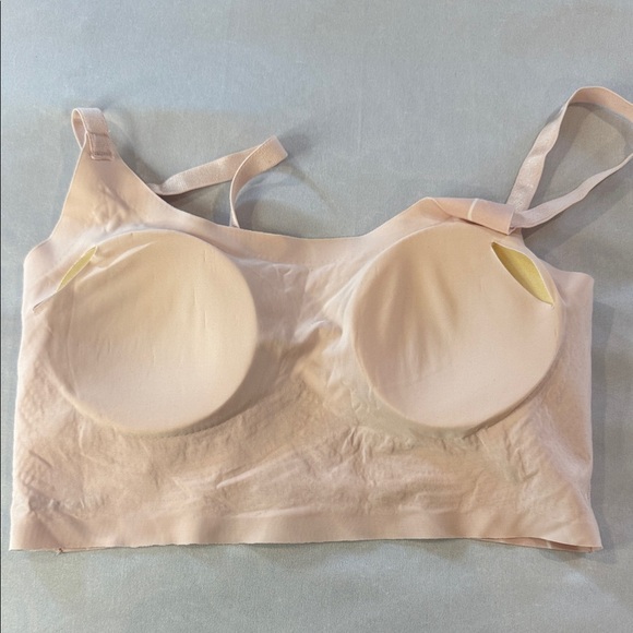 Reebok Bralette Women's Peach and Cream Seamless Stay-Put Bra Size S - Picture 5 of 7